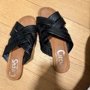 Circus by Sam Edelman Black Textured Sandals